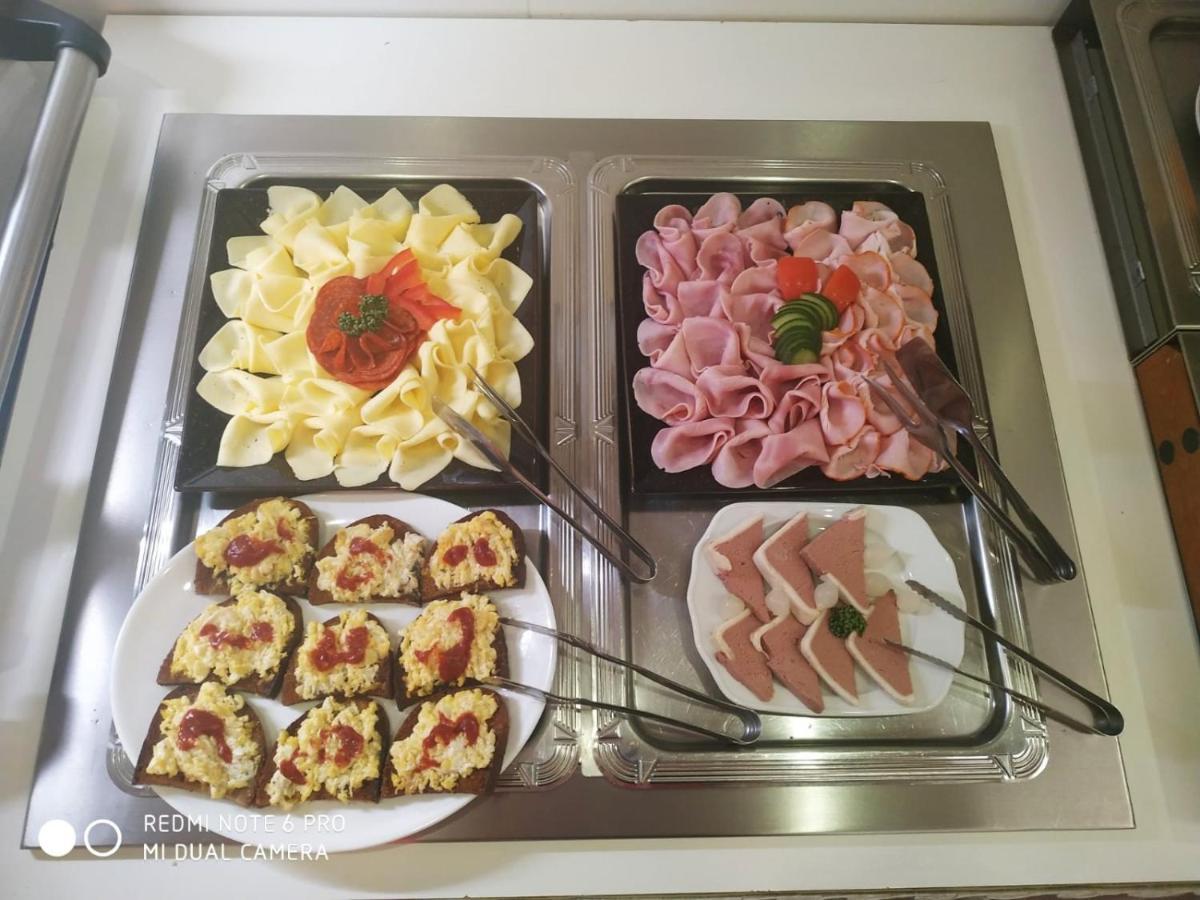 Hotel Plzen Luaran gambar