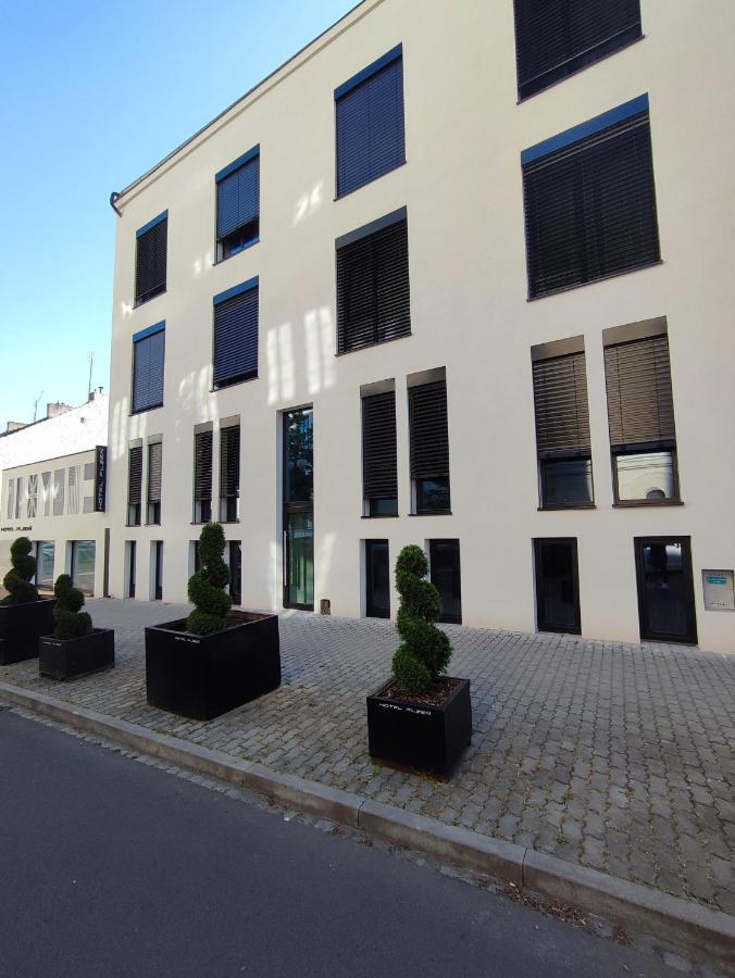 Hotel Plzen Luaran gambar