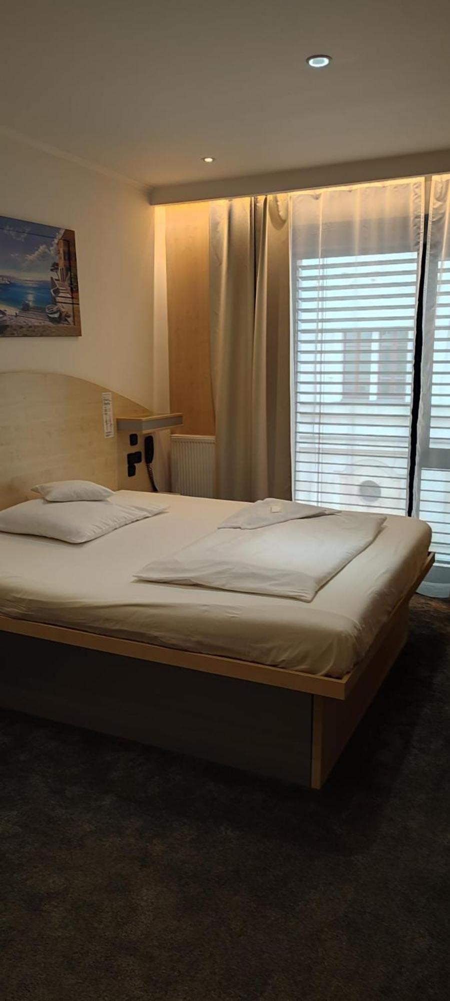 Hotel Plzen Luaran gambar