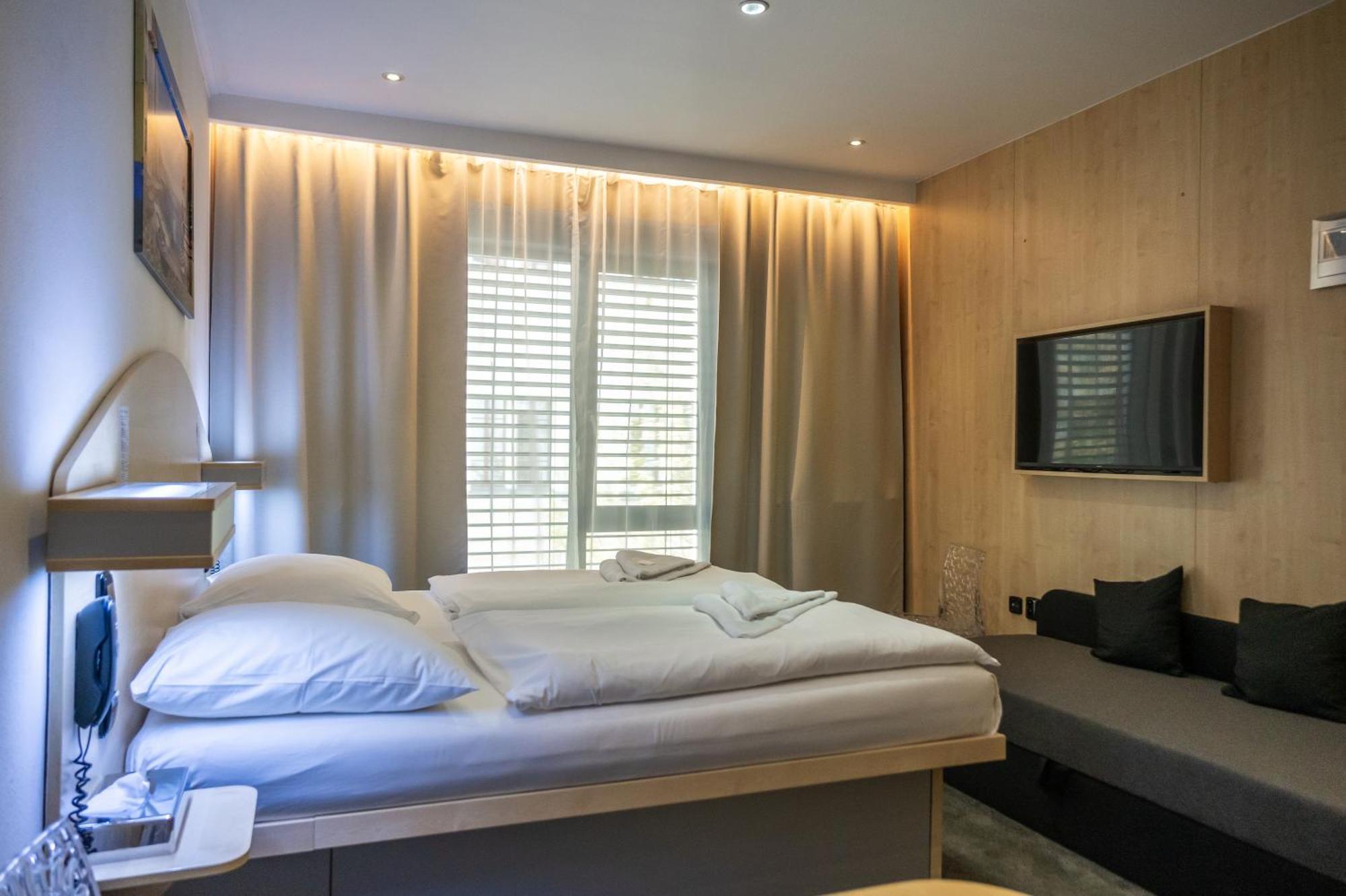 Hotel Plzen Luaran gambar