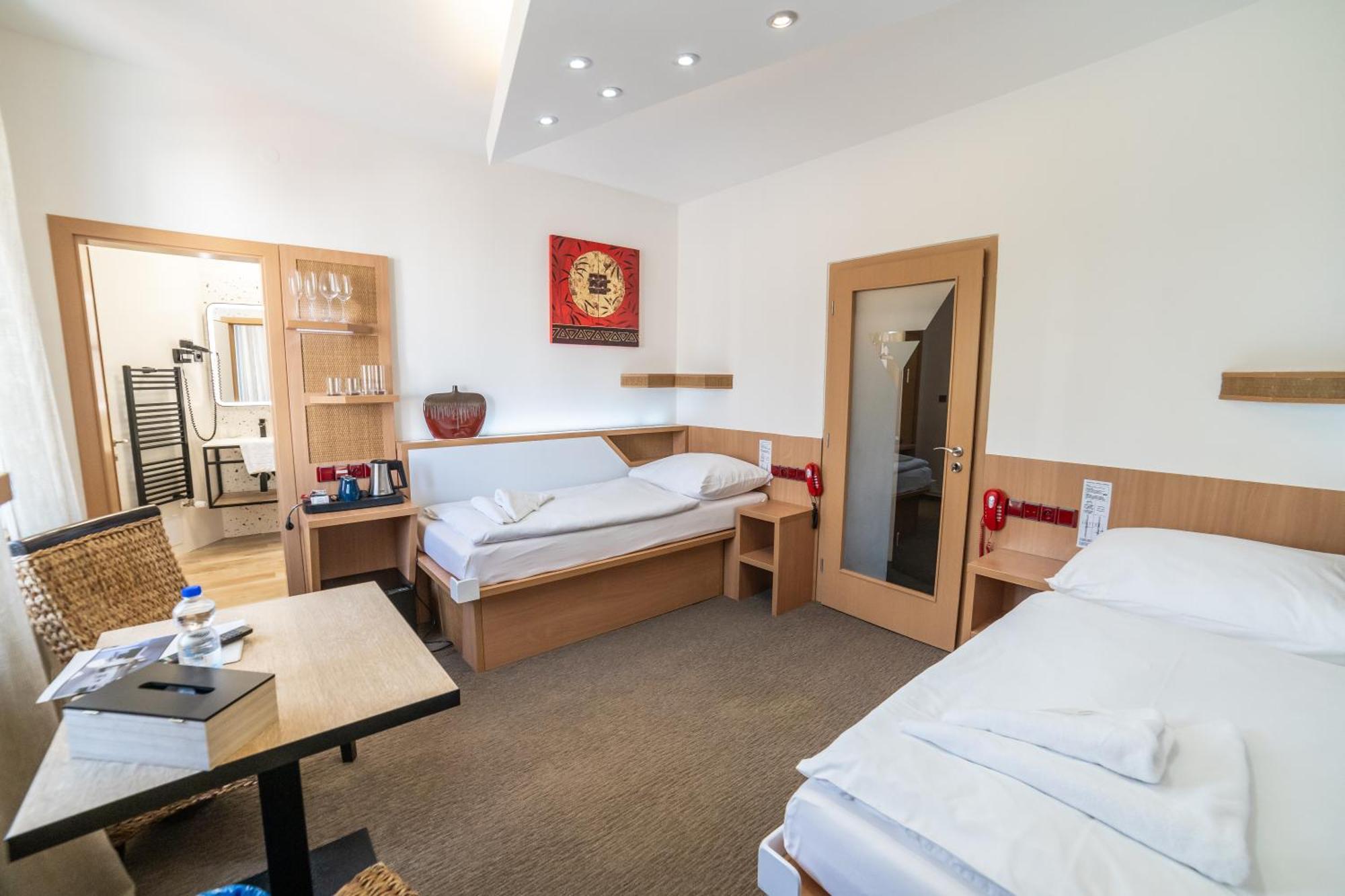 Hotel Plzen Luaran gambar