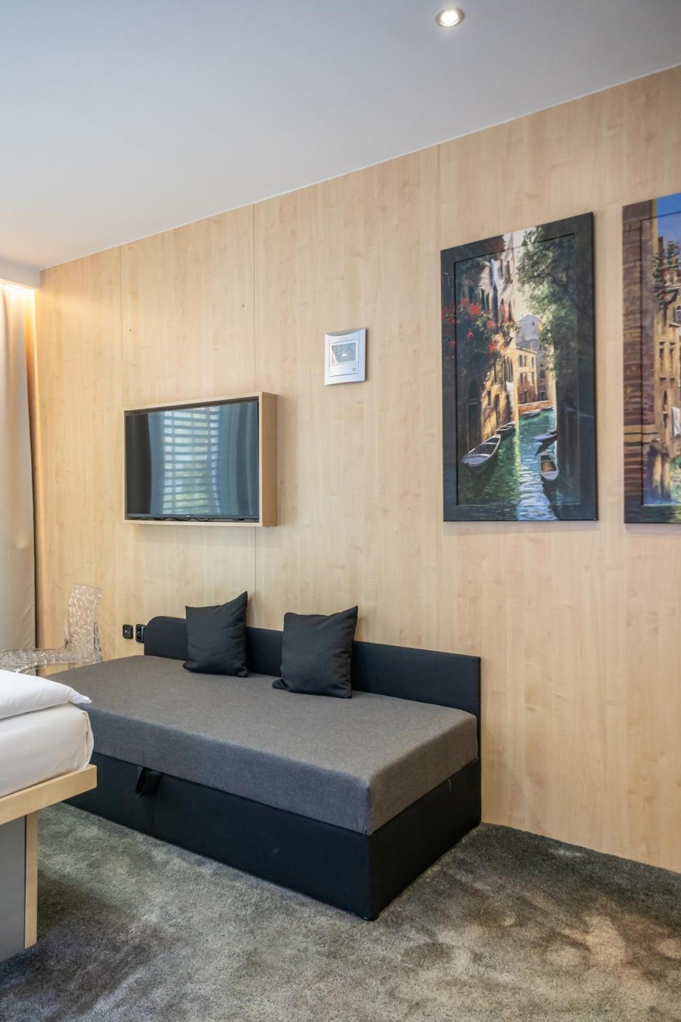 Hotel Plzen Luaran gambar