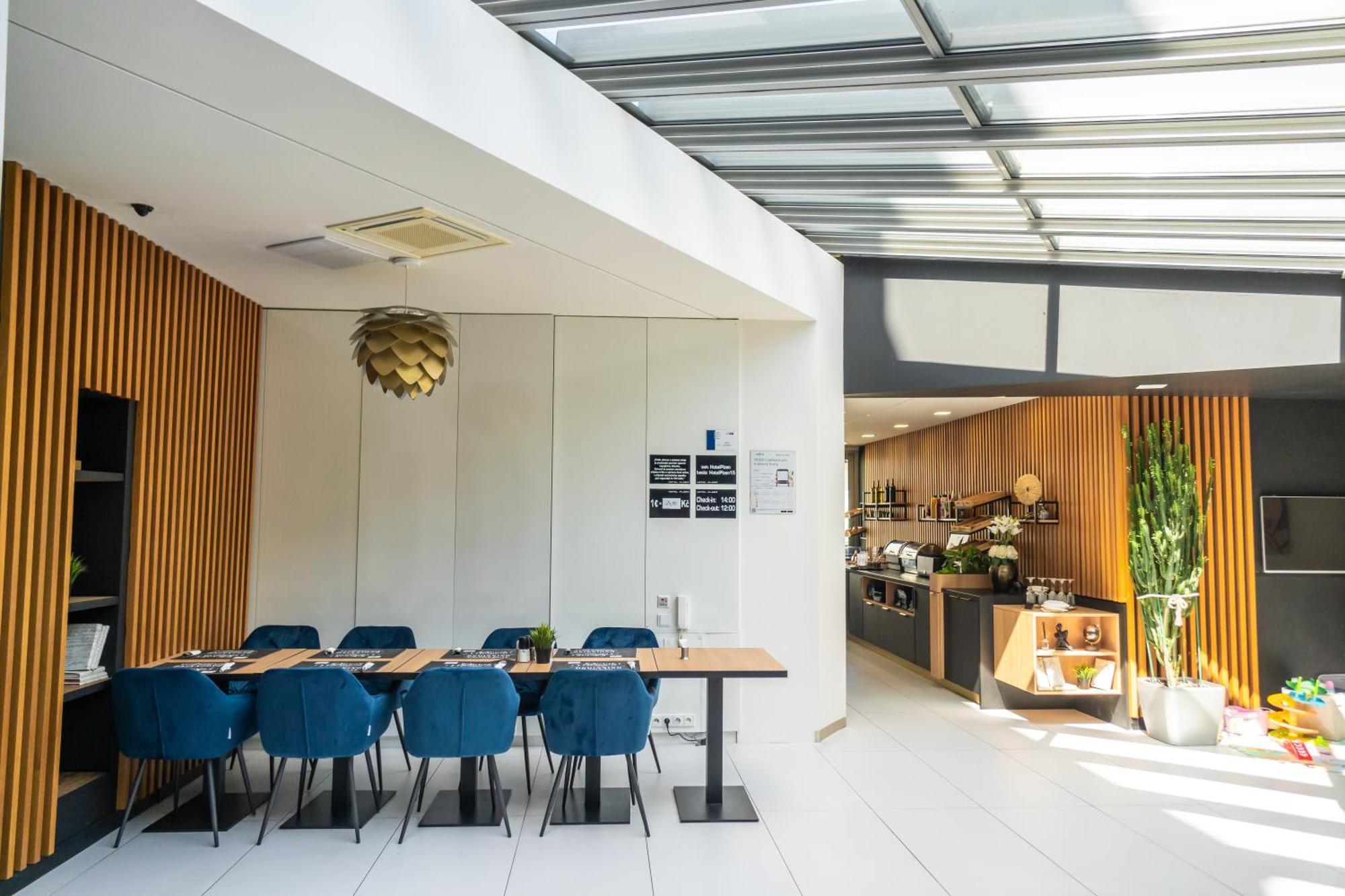 Hotel Plzen Luaran gambar