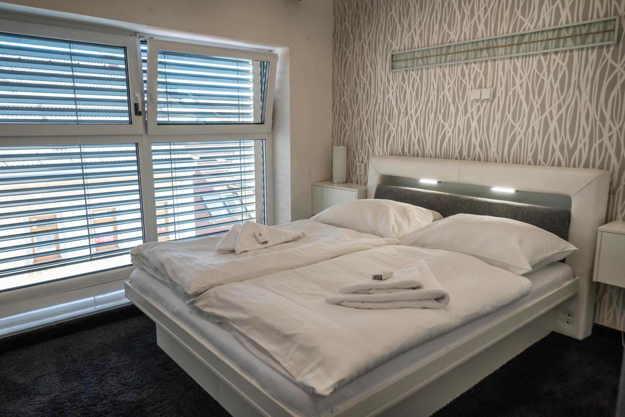Hotel Plzen Luaran gambar