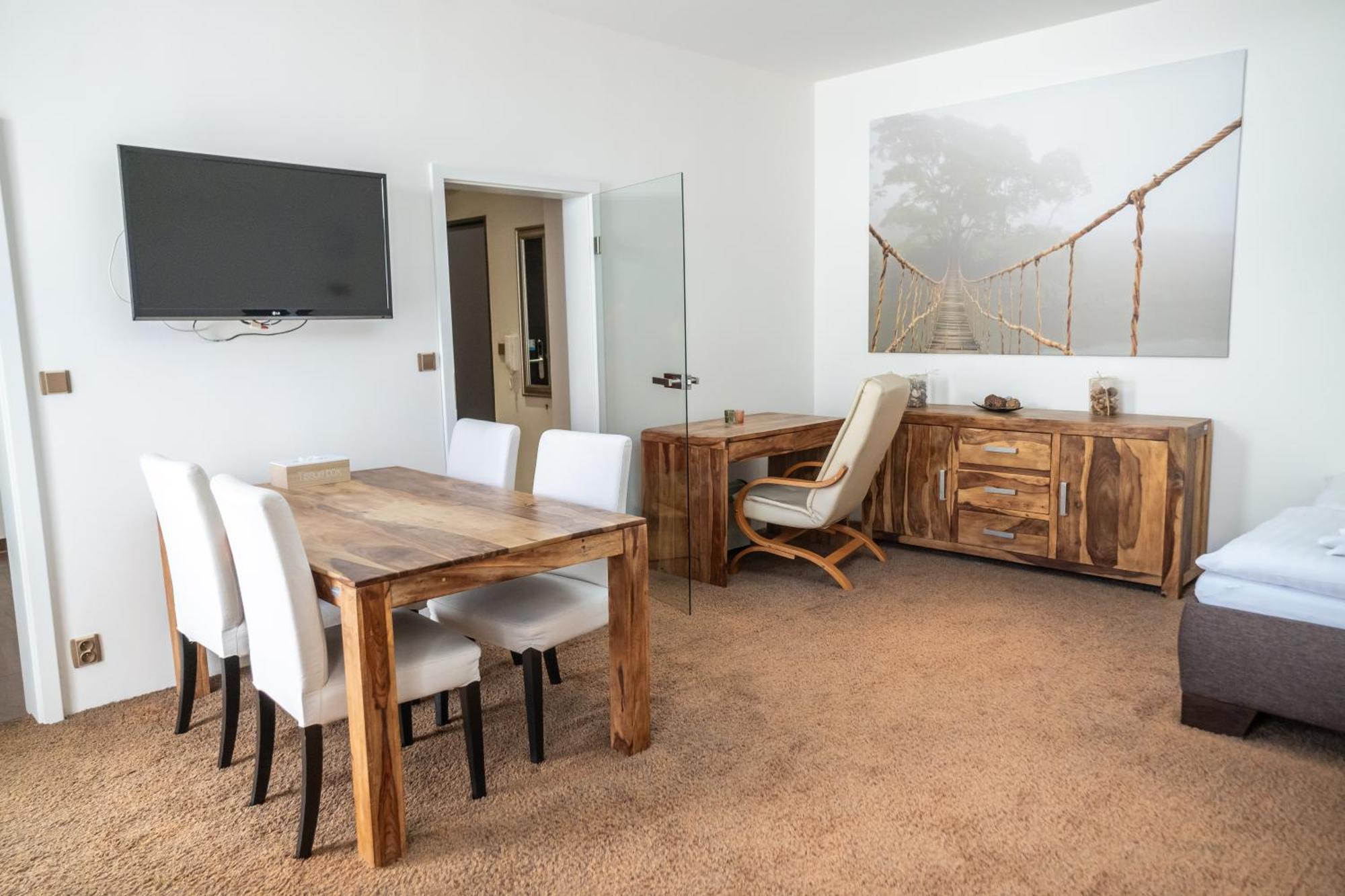 Hotel Plzen Luaran gambar