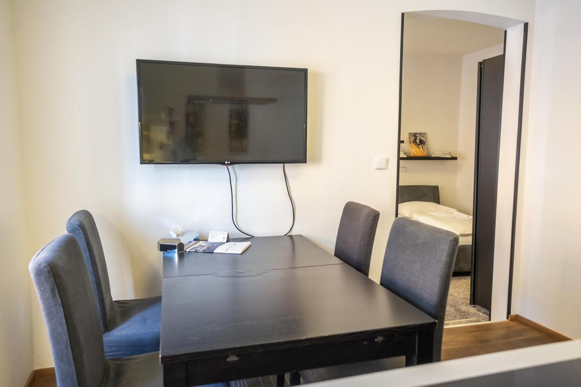 Hotel Plzen Luaran gambar