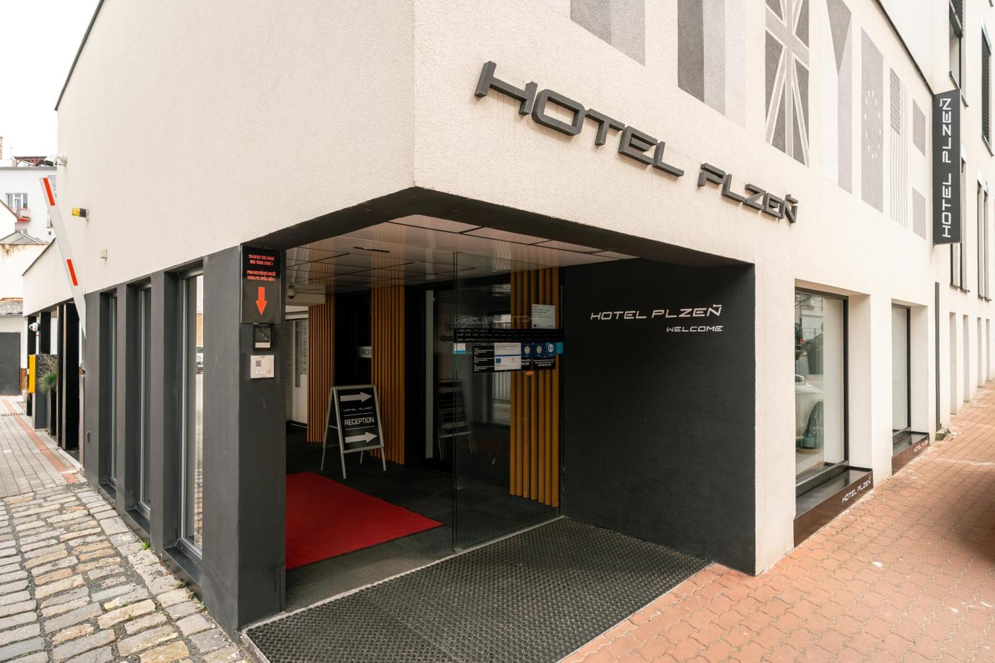 Hotel Plzen Luaran gambar