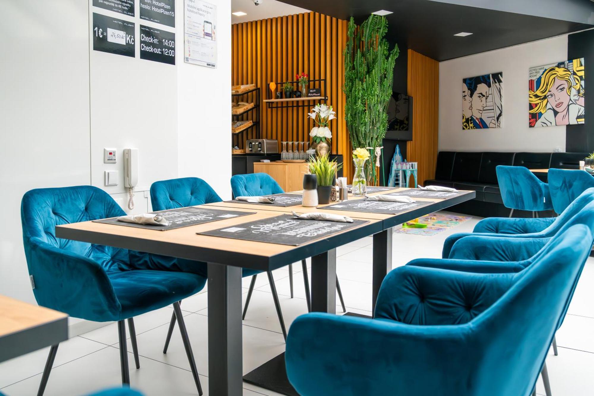 Hotel Plzen Luaran gambar